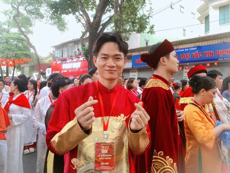 2 rapper tham gia diễu hành a80 đen vâu nhắn tin xin nsnd xuân bắc tuấn cry lên hương sau cú hợp tác với hòa minzy - 8