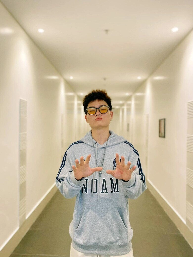 2 rapper tham gia diễu hành a80 đen vâu nhắn tin xin nsnd xuân bắc tuấn cry lên hương sau cú hợp tác với hòa minzy - 11