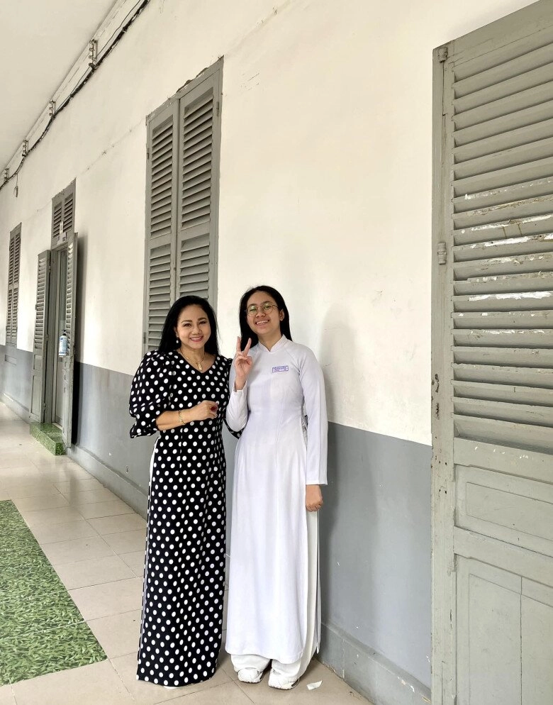 2 sao nữ họ trương tên ngọc ánh cùng làm mẹ đơn thân đều làm bạn với chồng cũ có con gái đầy tài năng - 4