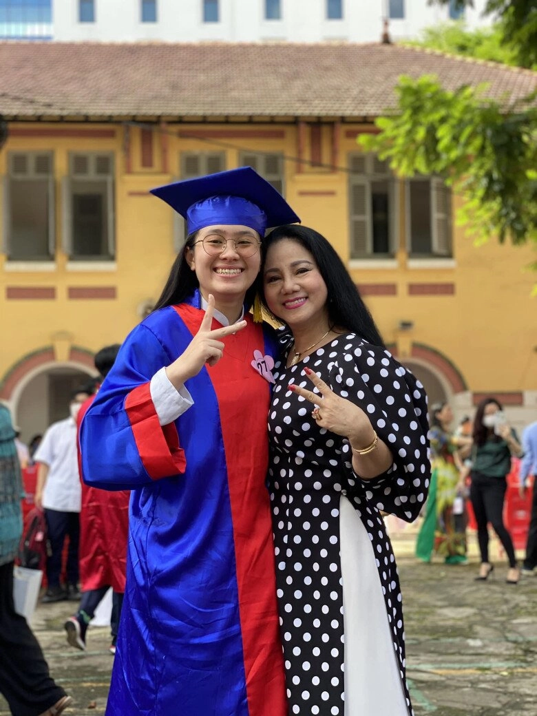 2 sao nữ họ trương tên ngọc ánh cùng làm mẹ đơn thân đều làm bạn với chồng cũ có con gái đầy tài năng - 6