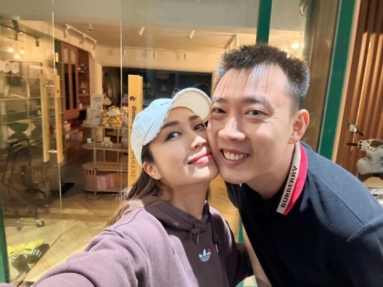 3 con ốc thanh vân lớn bổng quần áo chật và ngắn hết sau thời gian ở úc mẹ sung sướng khi về việt nam - 9