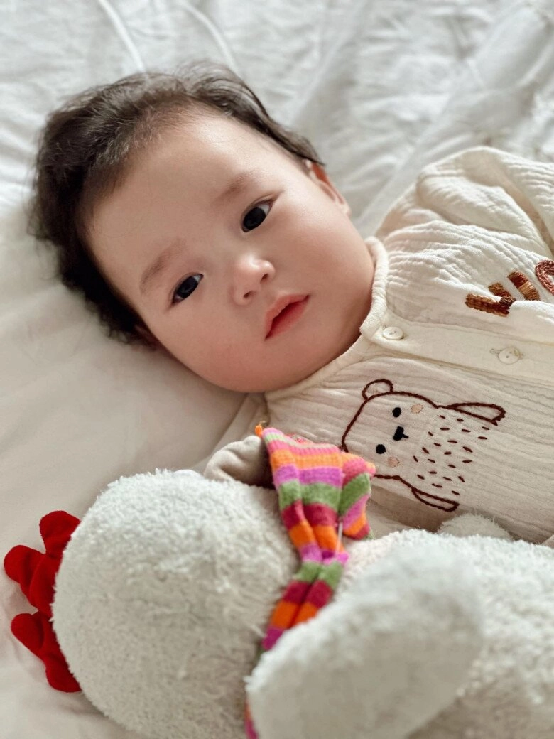 3 mỹ nhân việt phải cách ly con phương oanh sập nguồn sau khi xa cặp song sinh 4 ngày thu quỳnh bỏ cả lít sữa - 9