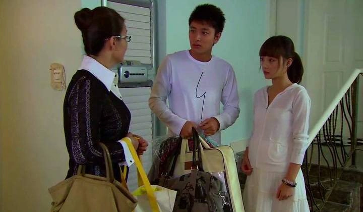 3 ngày sau khi chuyển vào nhà mới chồng tôi đưa 6 người nhà chồng tới lấy dâu vân tay - 2
