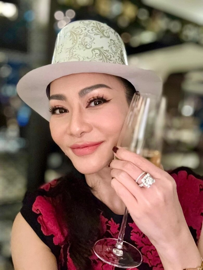 3 nữ ca sĩ tuổi tỵ thành công nhất showbiz người giàu sụ bên chồng u70 người lấy đại gia gốc hoa phong độ - 2