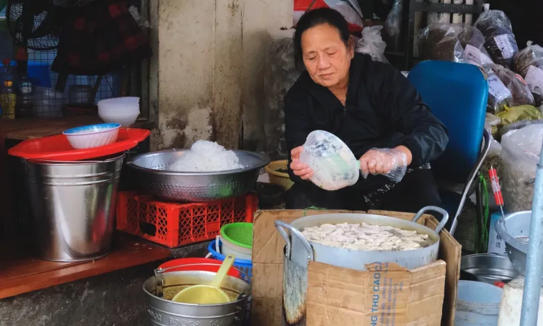 4 địa chỉ ăn bún mọc ngon nhất hà nội chủ quán nặn tới đâu bán tới đó khách ăn bao nhiêu tính tiền bấy nhiêu - 2