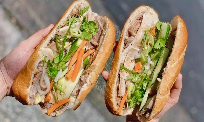 4 điểm ăn sáng tấp nập ở hà nội có quán phở xếp hàng nói không với chanh khách ăn bún phải tự mang thịt bò - 4