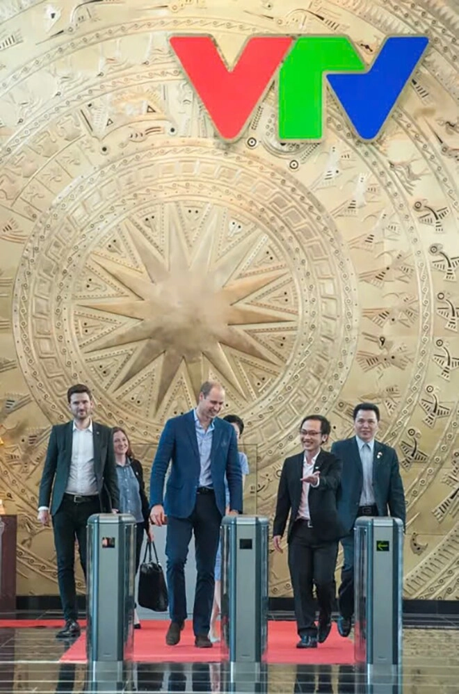 4 mc cùng tên linh người có bố là nguyên thứ trưởng người lấy quý ông quyền lực của vtv - 2