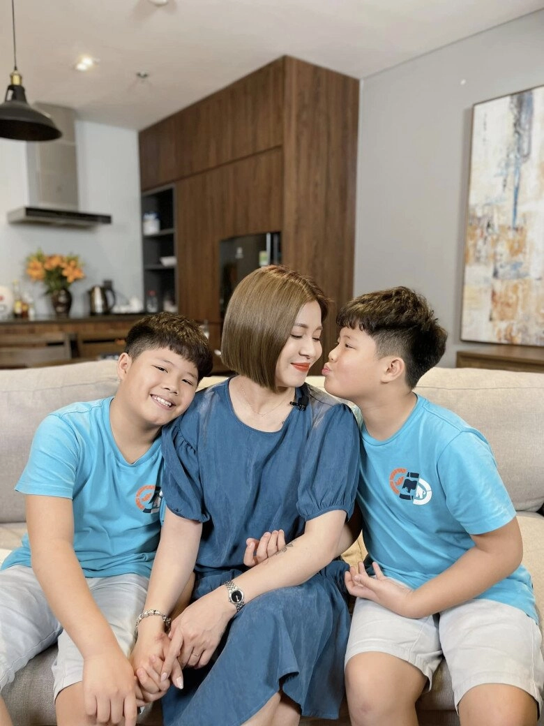 4 mc cùng tên linh người có bố là nguyên thứ trưởng người lấy quý ông quyền lực của vtv - 14