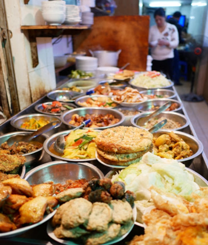4 quán cơm bụi đắt nhất nhì hà nội 200000 đồngsuất mà đông nườm nượp giữ khách nhờ nguyên tắc bất di bất dịch - 4