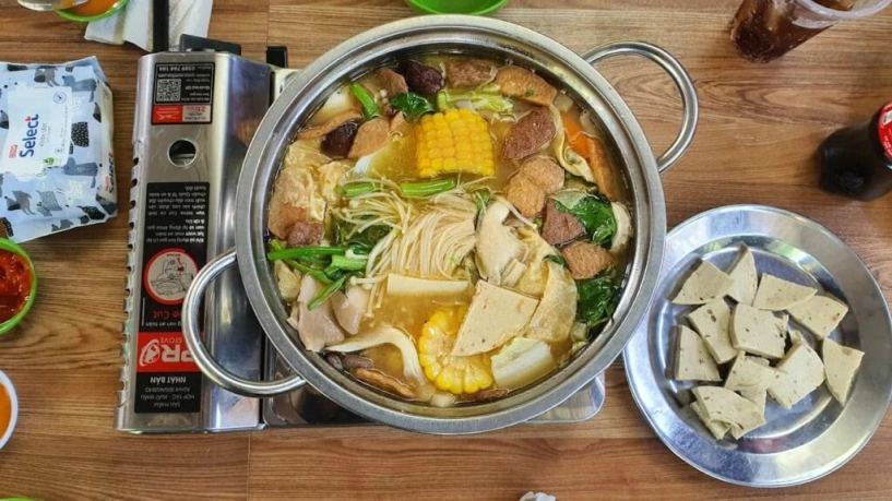 4 quán lẩu nổi tiếng nhất làng đại học giá sinh viên mà như nhà hàng buffet cầm 50k là no căng bụng - 1