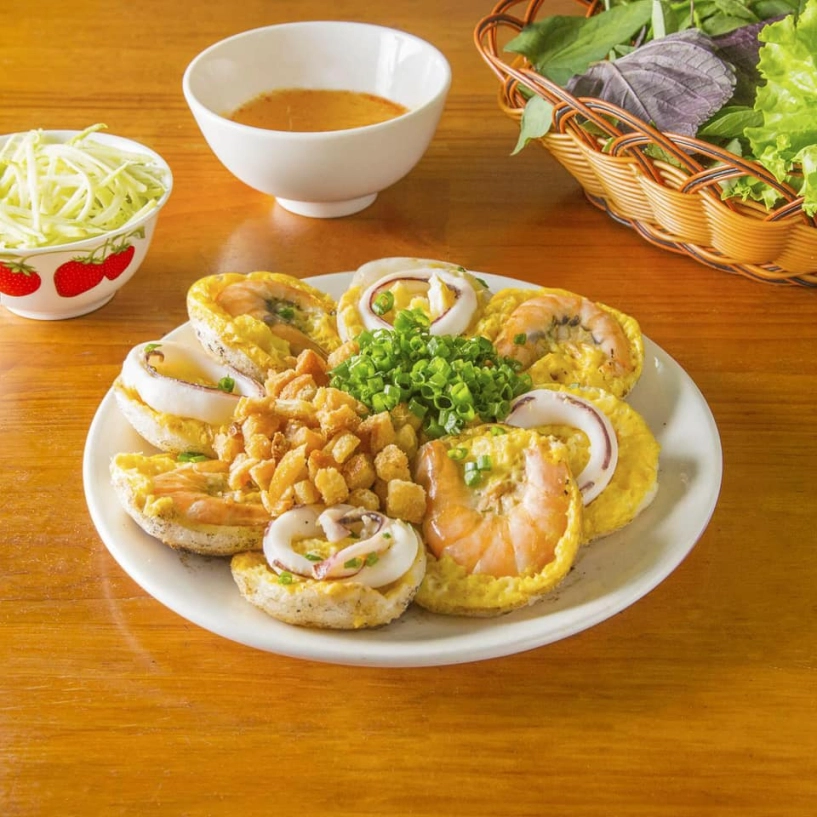 4 tiệm bánh căn đỉnh nhất sài gòn xa trung tâm vẫn đông nườm nượp giữ chân khách nhờ công thức nước chấm đặc biệt - 4