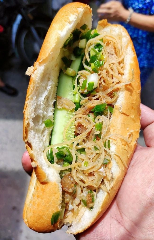 5 đặc sản bánh mì sài gòn nên thử có tiệm được vinh danh xe bánh mì ngon nhất thế giới gần 30 năm chỉ bán một loại nhân - 2