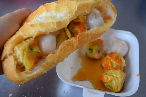 5 đặc sản bánh mì sài gòn nên thử có tiệm được vinh danh xe bánh mì ngon nhất thế giới gần 30 năm chỉ bán một loại nhân - 3