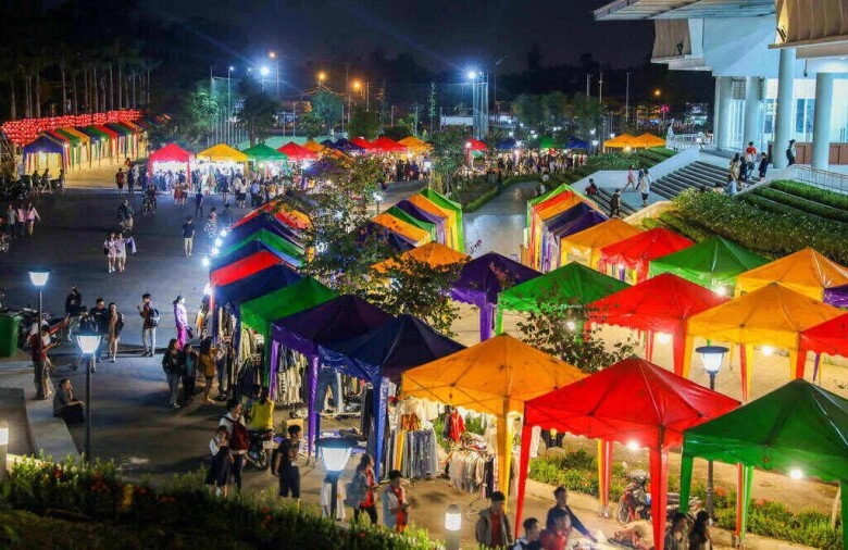 5 địa điểm vui chơi sang xịn mịn dọc theo tuyến metro số 1 nơi cuối cùng chỉ cầm 100000 đồng tha hồ ăn uống - 6