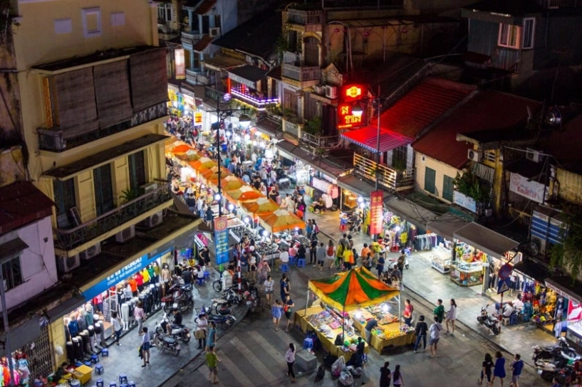 5 khu chợ đậm chất hà nội mua sắm thoải mái ăn uống no nê check-in quên lối về - 2