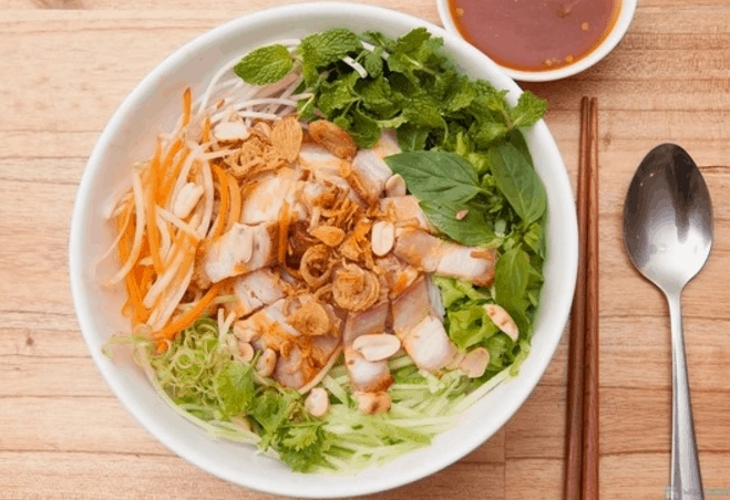 5 món được cưng nhất trong mùa nắng nóng ở sài gòn ngồi vỉa hè ăn vẫn ngon có tiệm khách vây kín chờ mua - 3