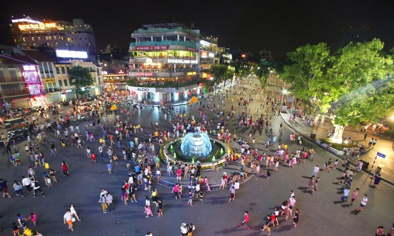 5 phố đi bộ hot nhất việt nam có nơi thu phí 99k vẫn nườm nượp khách trầm trồ với tuyến phố dài nhất cả nước - 4