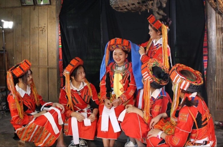 5 phong tục kỳ lạ nhưng lấy may mắn ở việt nam cùng gội đầu để xin vía có nơi đợi tiếng sấm đầu tiên để cúng năm mới - 6