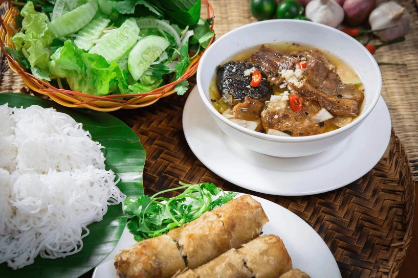 5 quán bún chả nổi tiếng nhất hà nội đắt xắt ra miếng 100000 đồngsuất vẫn đông nườm nượp - 5