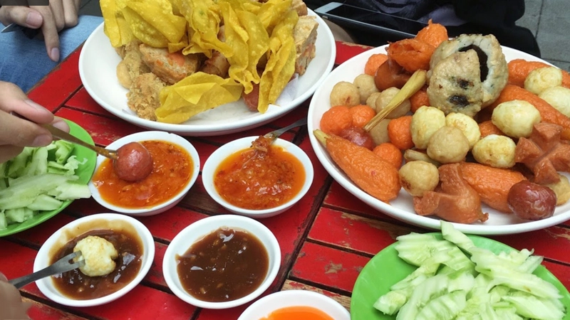 5 quán cá viên chiên ngon nhất sài gòn tín đồ ăn vặt nào cũng biết giờ cao điểm là phải xếp hàng - 2