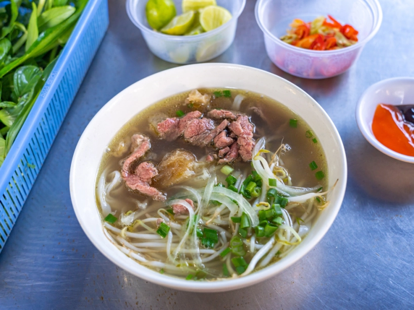 5 quán phở hút khách nhất hà nội có nguyên tắc đặt tên độc lạ tuổi đời hàng chục năm mỗi ngày bán vài trăm bát - 2