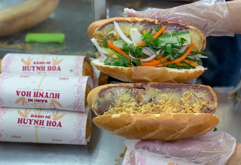 5 tiệm bánh mì sài gòn không thể bỏ qua giá 68000 đồngổ khách vẫn xếp hàng dài chờ mua nhận ship thẳng ra hà nội - 1