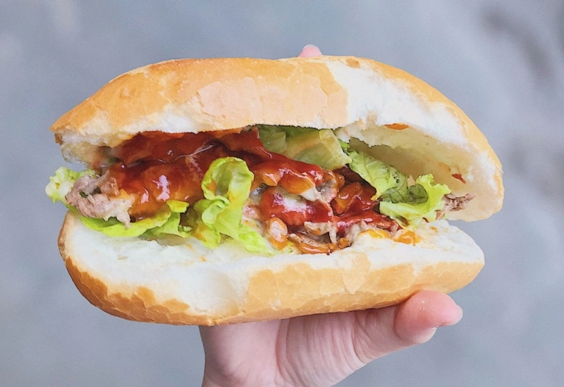 5 tiệm bánh mì sài gòn không thể bỏ qua giá 68000 đồngổ khách vẫn xếp hàng dài chờ mua nhận ship thẳng ra hà nội - 5