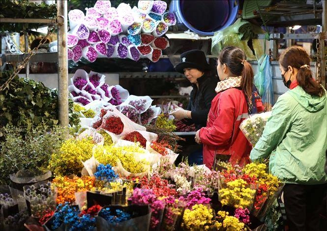 7 khu chợ nổi tiếng nhộn nhịp nhất hà nội vào dịp tết tha hồ mua đồ trang trí cây cảnh không thiếu thứ gì - 3