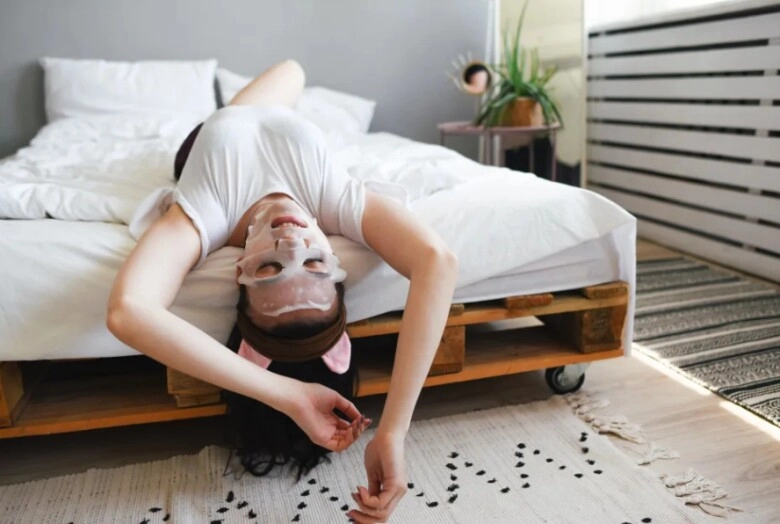8 thói quen chăm sóc da dầu tưởng tốt hoá ra khiến mặt càng thêm bóng nhẫy như bôi mỡ dùng sản phẩm đắt tiền cũng vô dụng - 4