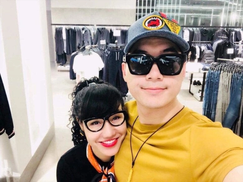 Á vương quốc tế hài lòng khi lấy nữ đại gia hơn 15 tuổi mặt tròn xoe sau đám cưới vỏn vẹn 60 khách mời - 9