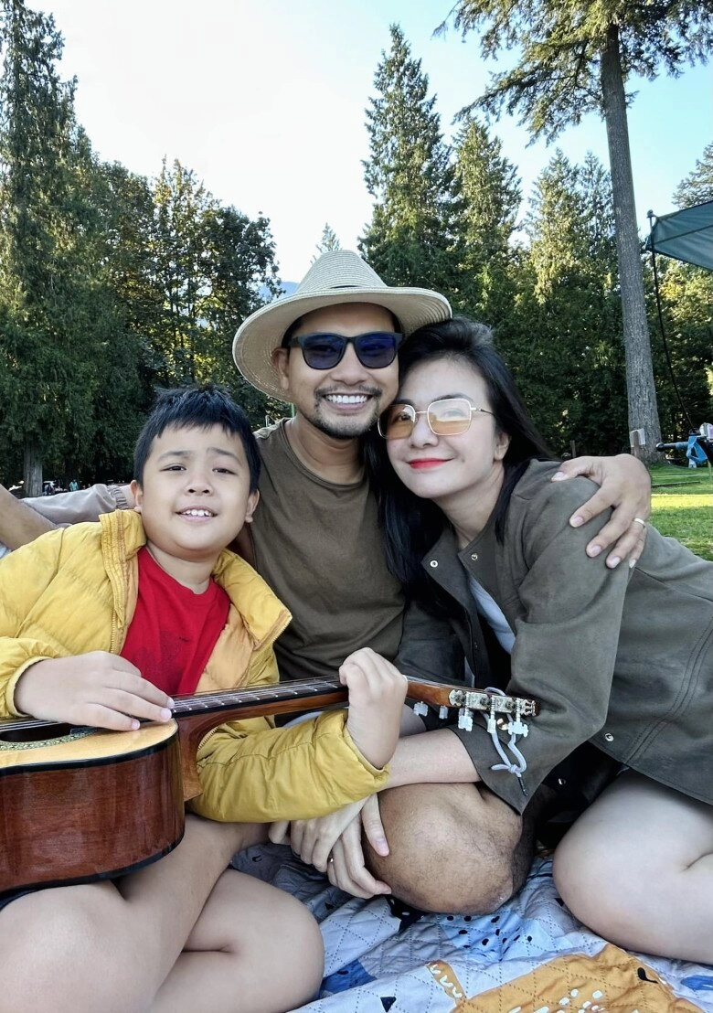 Ái châu vợ diễn viên huỳnh đông làm mát-xa sau khi sang canada định cư nghĩ tích cực khiến chồng phải nói lời yêu - 12