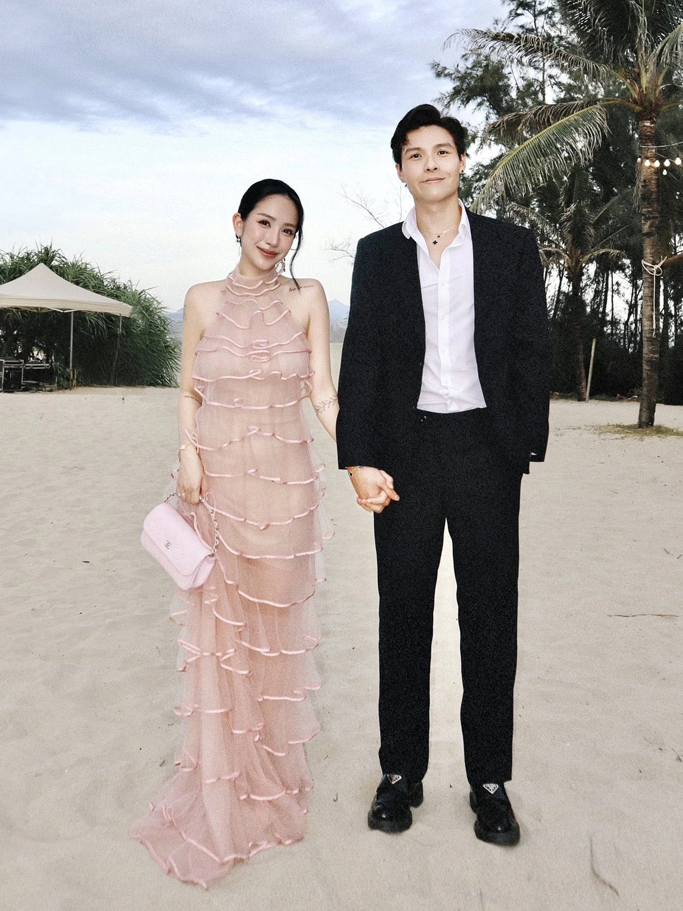 Ái nữ đại gia minh nhựa mặc áo dài đón lễ 29 khoe dáng thon gọn bất ngờ sau sinh con thứ 4 - 6