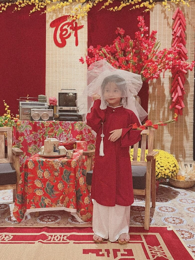 Ái nữ nhà sao việt đụng hàng áo dài đỏ đón tết con cường đô la như người mẫu con đoàn di băng thành cô dâu - 3