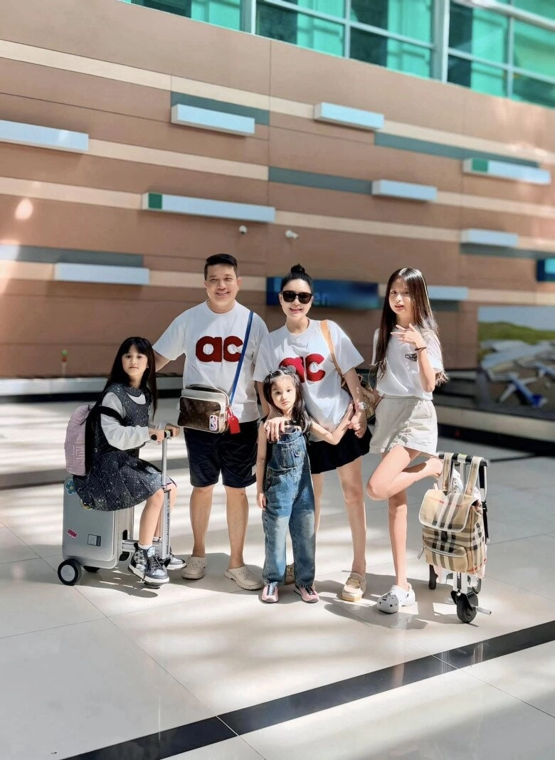 Ái nữ nhà sao việt đụng hàng áo dài đỏ đón tết con cường đô la như người mẫu con đoàn di băng thành cô dâu - 5