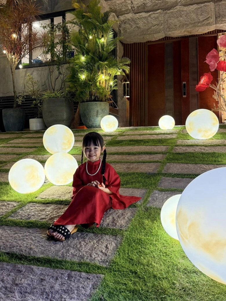 Ái nữ nhà sao việt đụng hàng áo dài đỏ đón tết con cường đô la như người mẫu con đoàn di băng thành cô dâu - 8