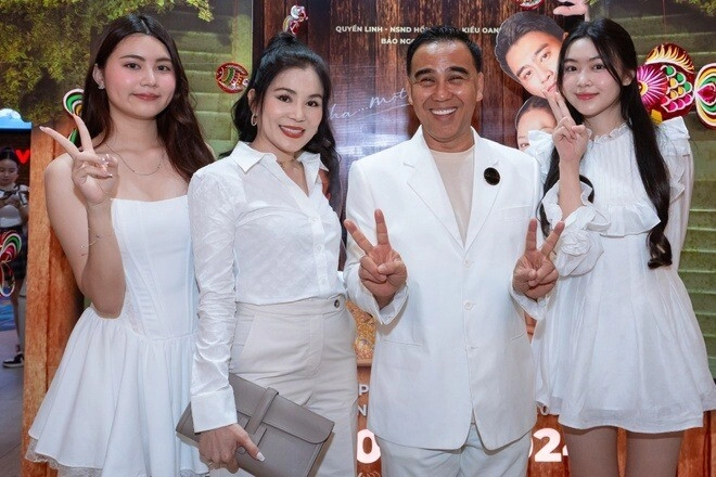 Ái nữ nhà sao việt từ chối thi hoa hậu lọ lem nhà quyền linh tập trung học con gái bình minh không thích - 3