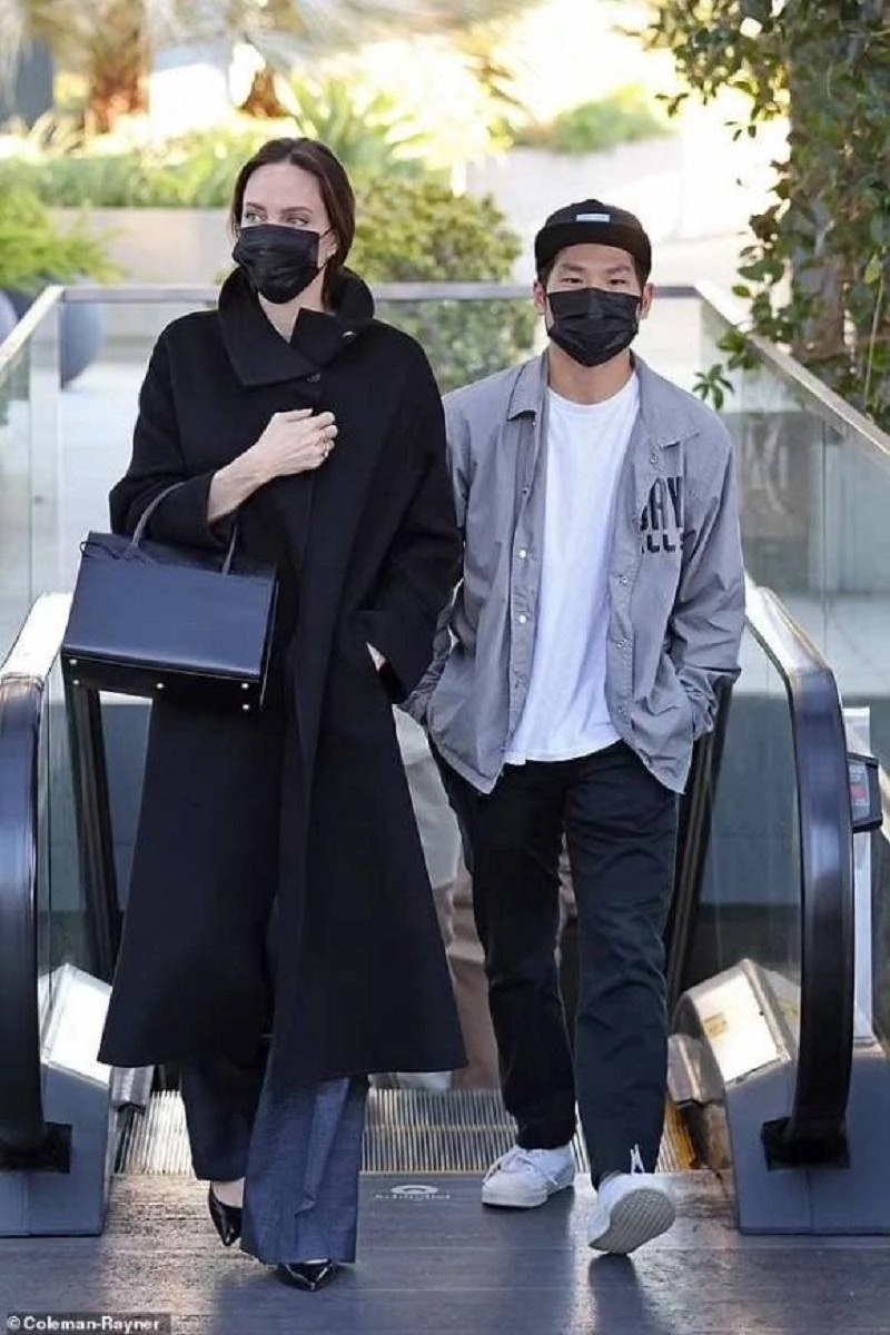 Angelina jolie chuyên dùng con chọc tức chồng cũ brad pitt đưa tình trẻ tới nơi từng làm đám cưới để đáp trả - 4