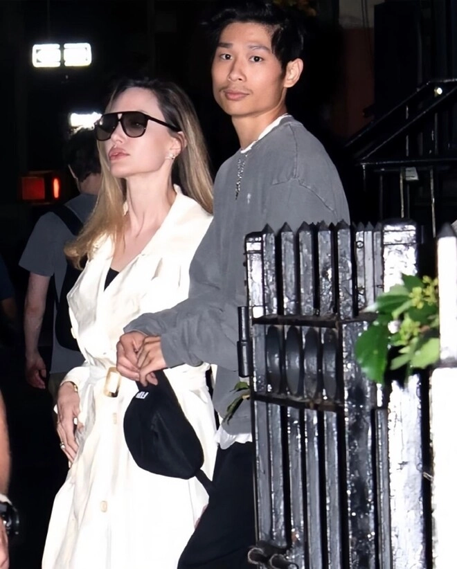 Pax thiên vào phòng icu vẫn không cần brad pitt hỏi thăm angelina jolie sốc và lo lắng cho tình trạng của con trai - 3