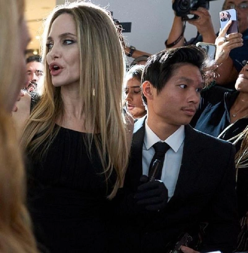 Angelina jolie dạy hư con cái pax thiên được nuông chiều hơn cả shiloh vừa gây tai nạn đã được mẹ lo xóa sẹo - 4