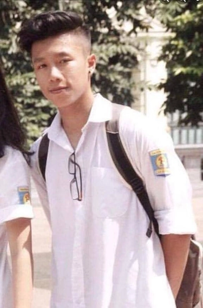 Ảnh tuổi thơ dữ dội của con trai vân dung rầm rộ trên mạng từ cậu bé đen thùi lùi thành soái ca - 7