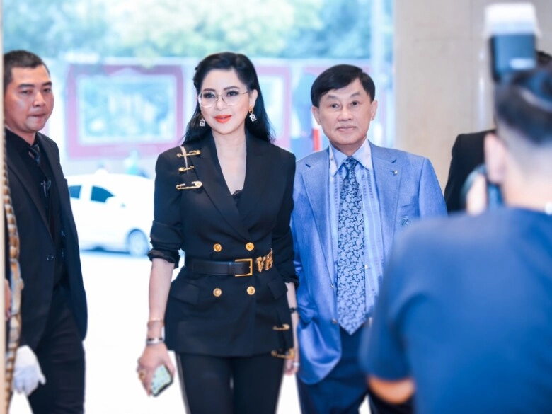 Ba chồng tăng thanh hà chi nửa tỷ mua khăn của mrđàm tiêu hết quỹ hưu 11 con số vì yên tâm sẽ được vợ nuôi - 6