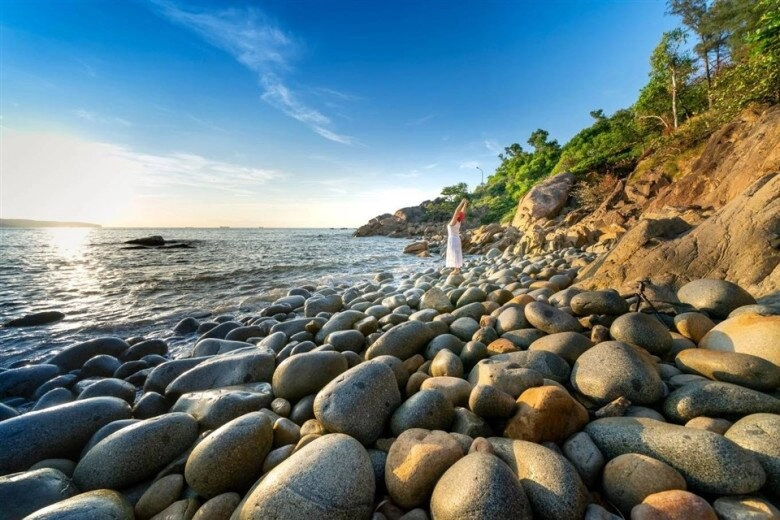Bãi tắm đẹp bậc nhất quy nhơn từng là nơi dành riêng cho nam phương hoàng hậu gây ấn tượng với bãi đá hình thù đặc biệt - 5