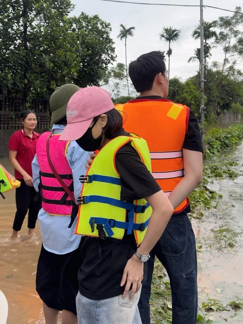 Bạn trai tin đồn của diệp lâm anh là hồng hài nhi nhỏ hơn 11 tuổi từng vướng nghi vấn yêu đồng giới - 6