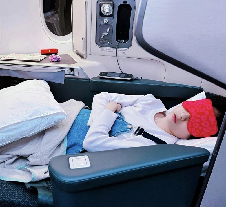 Bánh gạo con gái thủy tiên - công vinh được giấu nhiều năm giờ là thiếu nữ dáng đẹp mặt xinh - 5
