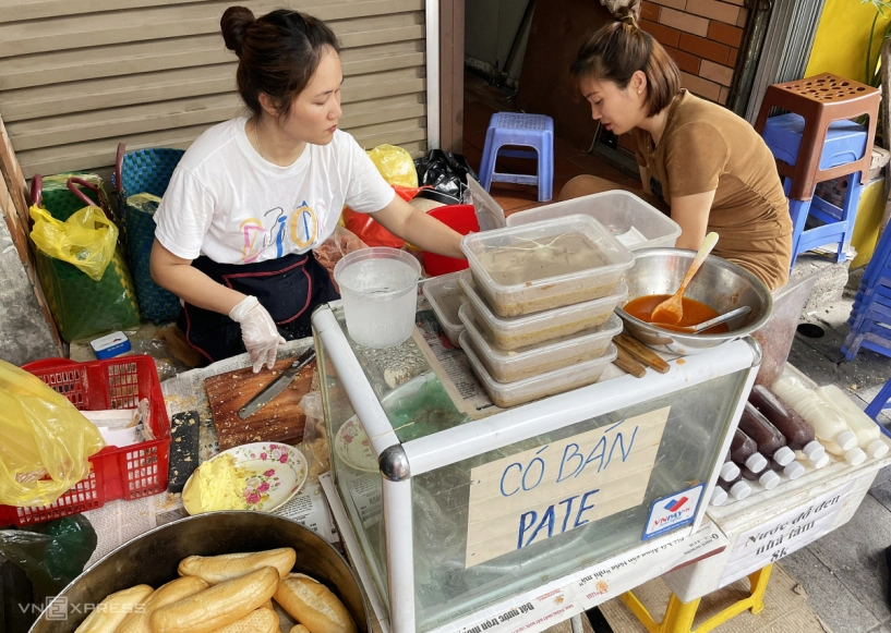 Bánh mì 12000 đồng ở phố cổ hà nội - 2