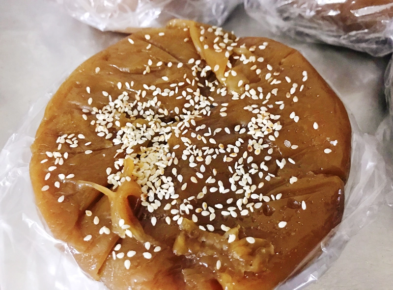 Bánh tày nồng ệp đặc sản quảng ninh nhìn cứ ngỡ là bánh bò cao bằng ăn mới thấy đậm vị hơn nhiều - 1