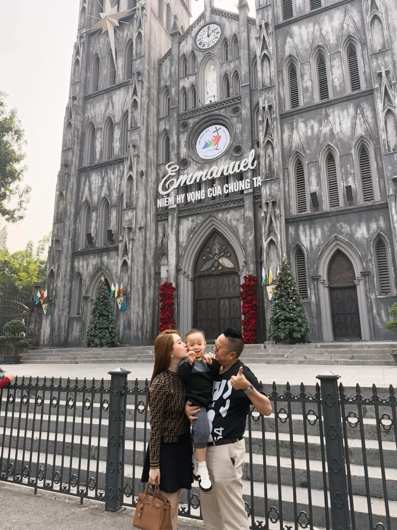 Bảo thy đưa con trai đi đón năm mới sang chảnh ở nước ngoài quý tử 3 tuổi thừa hưởng năng khiếu nghệ thuật từ mẹ - 3