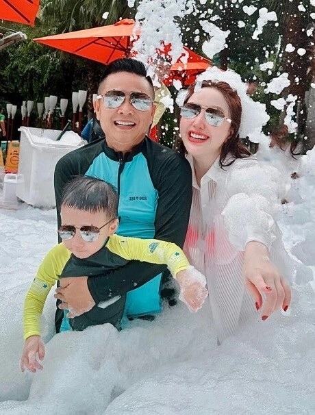 Bảo thy đưa con trai đi đón năm mới sang chảnh ở nước ngoài quý tử 3 tuổi thừa hưởng năng khiếu nghệ thuật từ mẹ - 9