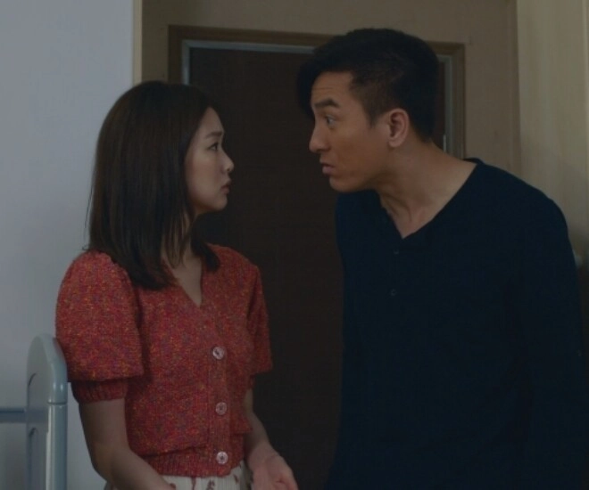 Bắt gặp vợ cũ đang say xỉn nên đưa về nhà thấy thứ trước cửa tôi liền muốn tái hôn - 1