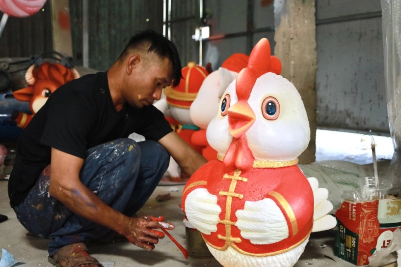 Bất ngờ với những hình ảnh dễ thương của linh vật rắn phục vụ tết nguyên đán 2025 - 25